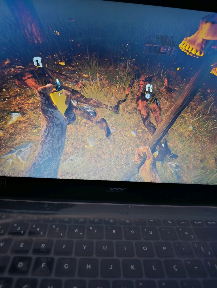 Um spray de cabelo e um isqueiro... E eu fiz um belo churrasco 😋😋😋