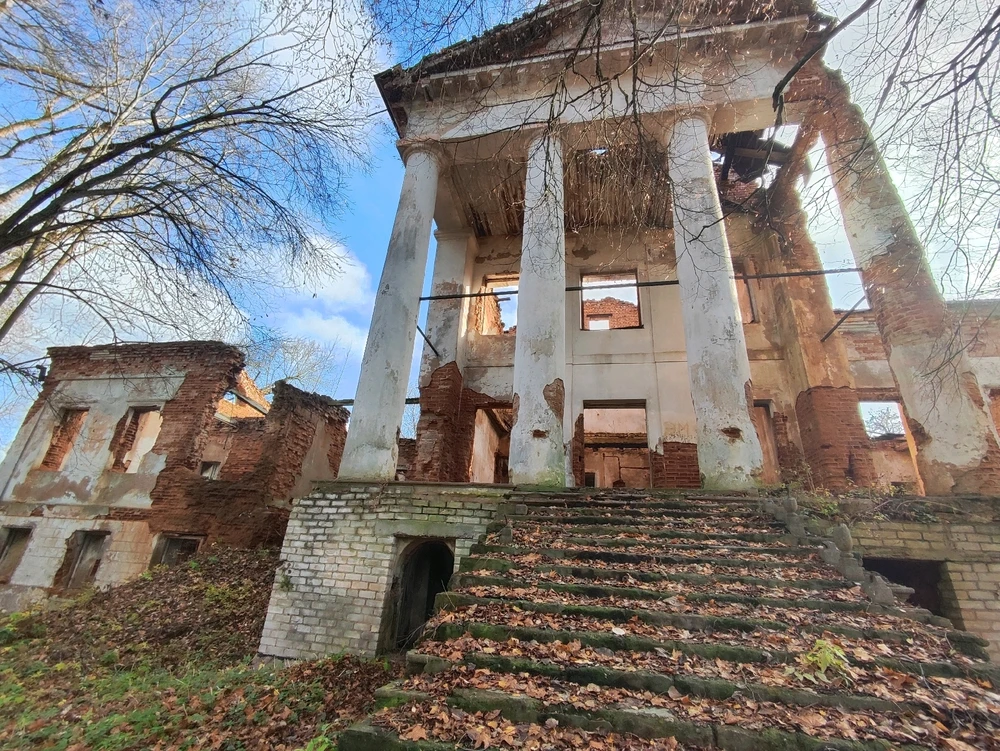 GIF uploaded by Elena