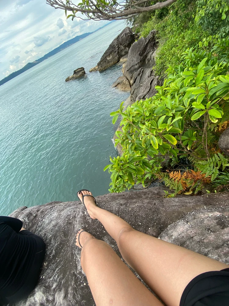 Jungle trekking only with my flip flops π