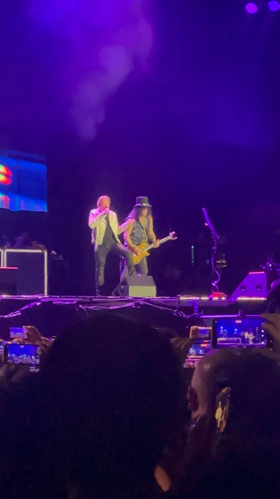 GIF uploaded by Denisse