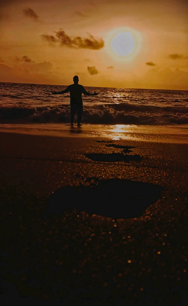 Sun 🌞😎 Rises in Beach