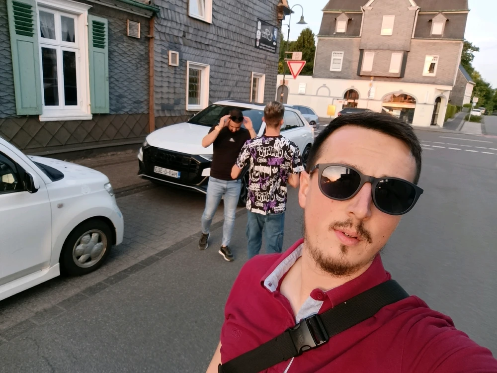 One selfie after 15 hours of driving 😵