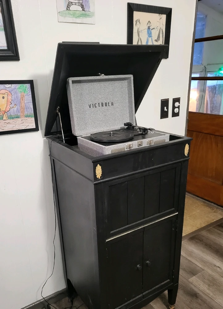 Found an old victrola stand from like 1907