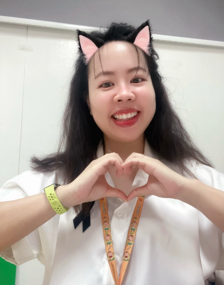 We share the same sky, the same moon, and the same sun, just different times. Hope my love and wishes reach you too. 💖