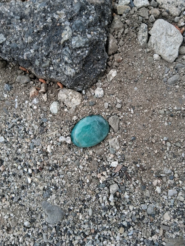 Pretty blue stone 💙