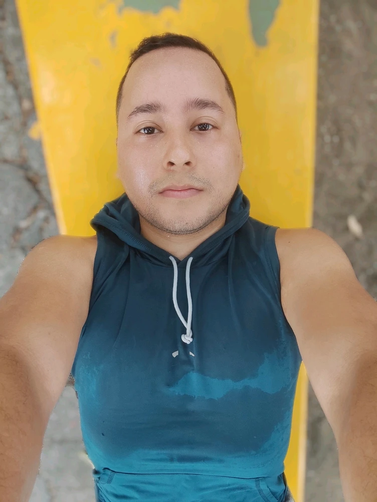 GIF uploaded by Lisander Moncada