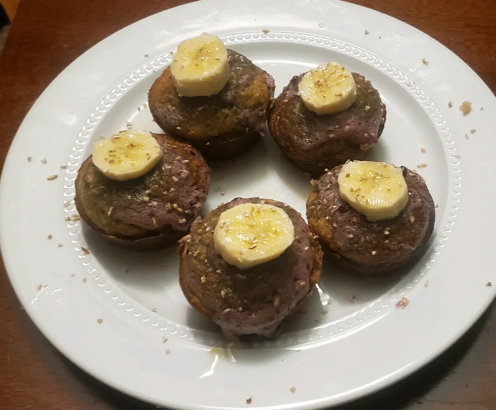 More food (I did the quiche, butternut soup and grilled cheese, and the fish and chips, kid did the banana muffins, steak with roasted squash and potato pancakes, and the salmon with green sauce