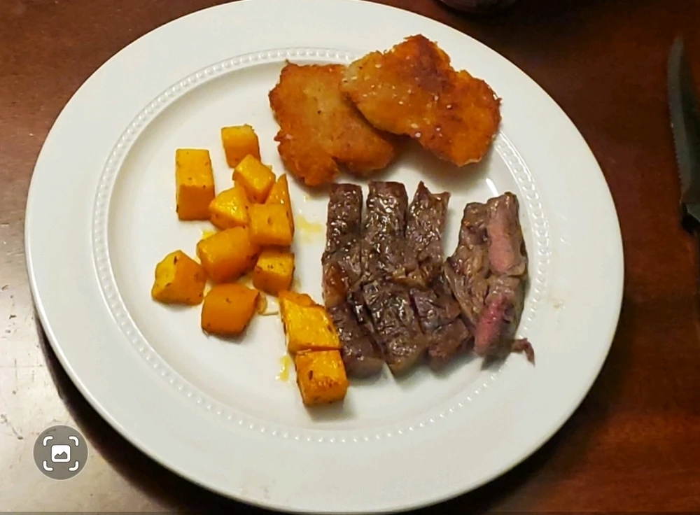 More food (I did the quiche, butternut soup and grilled cheese, and the fish and chips, kid did the banana muffins, steak with roasted squash and potato pancakes, and the salmon with green sauce