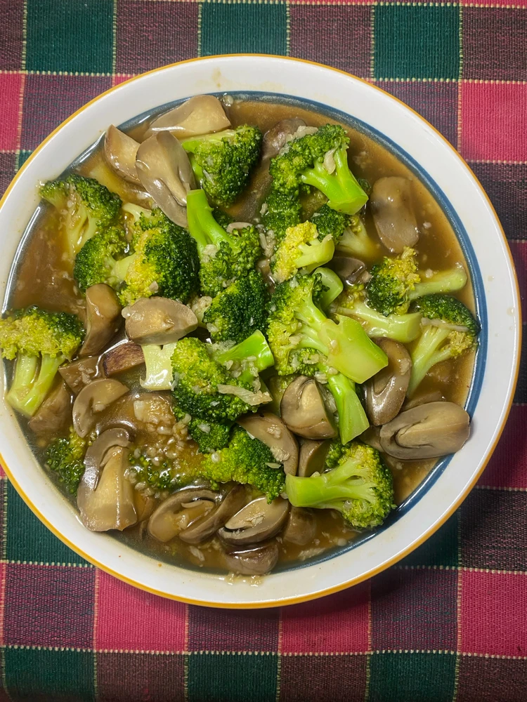Broccoli with mushrooms stir-fry✨
