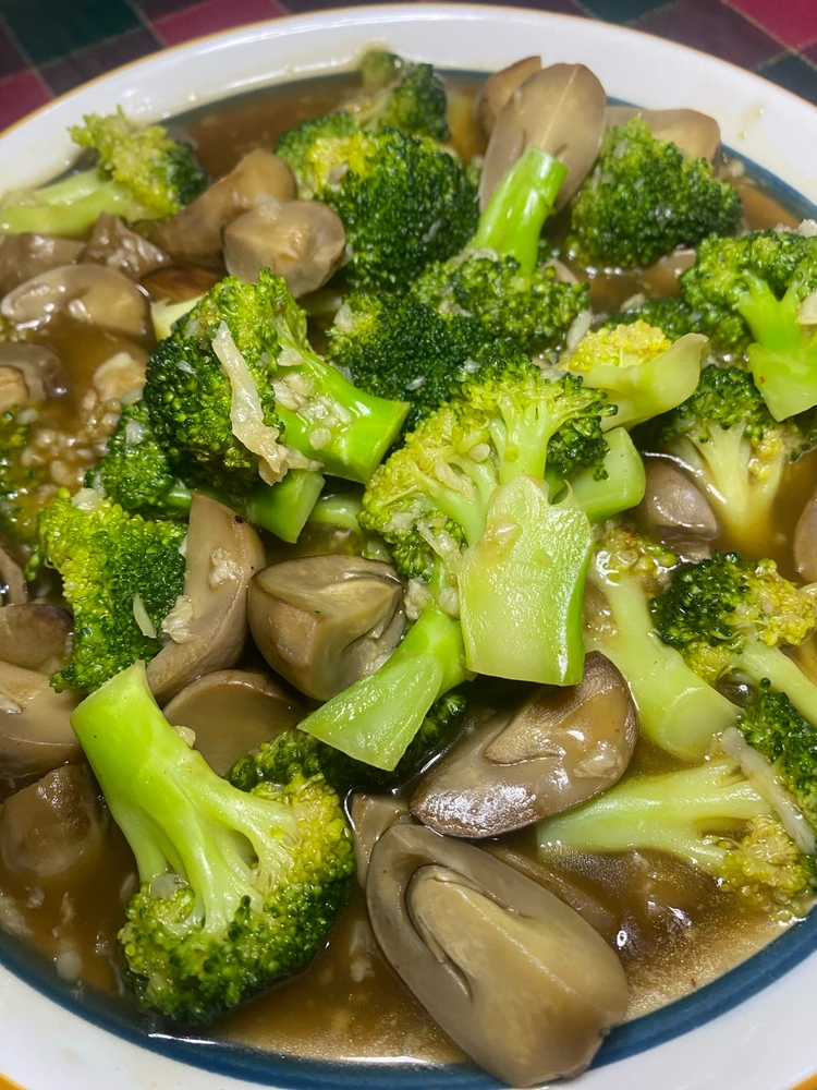 Broccoli with mushrooms stir-fry✨