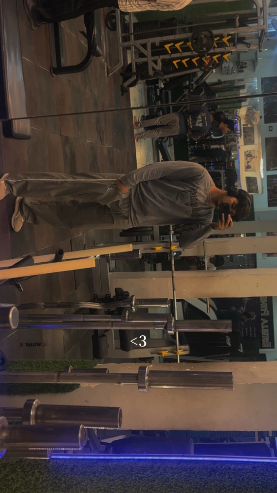 Anirudh йөкләгән GIF