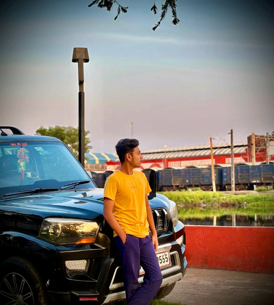 GIF na in-upload ni Anupam