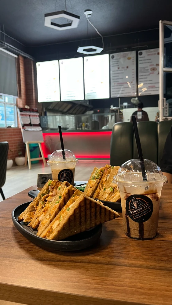 Hiten Hu द्वारा अपलोड की गई तस्वीर