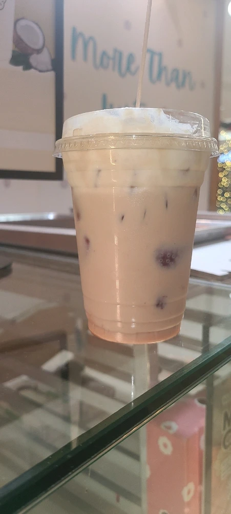 Salted Caramel Latte w/ Strawberry