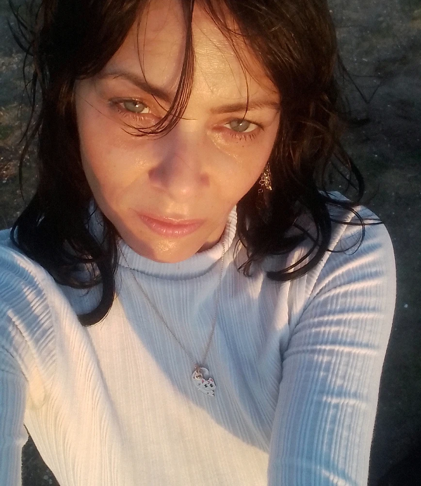 Minha identidade interior decide antes que minha mente fale. Iván Donalsson.
Bom dia💜