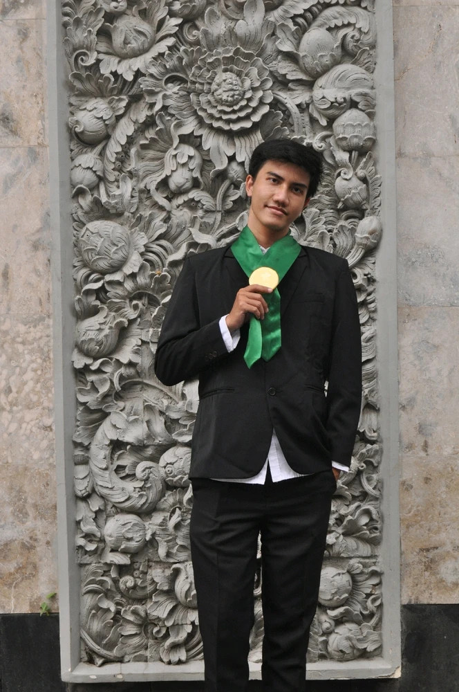 GIF diunggah oleh Fal