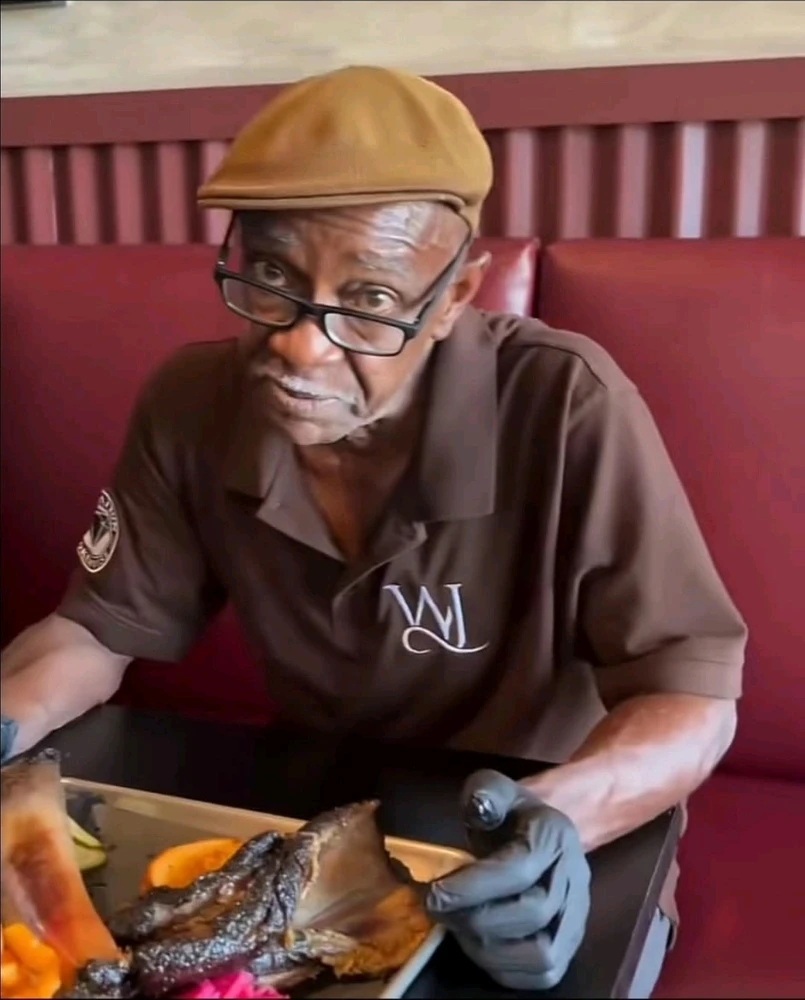 GIF uploaded by Kipchirchir