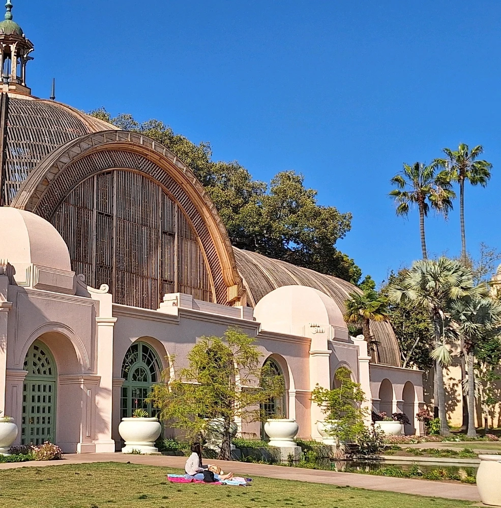 Picture of the botanical gardens pavillion in Balboa Park, San Diego.