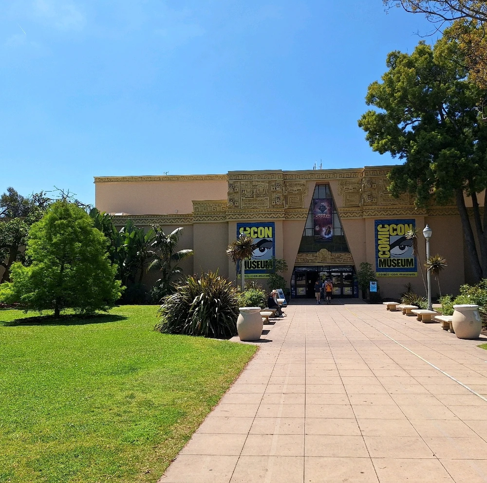 Picture of the Comic Con Museum from the outside.