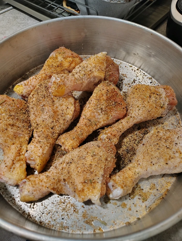 Prepping my chicken for dinnerπ¬