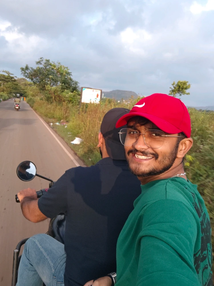 GIF na in-upload ni Aditya