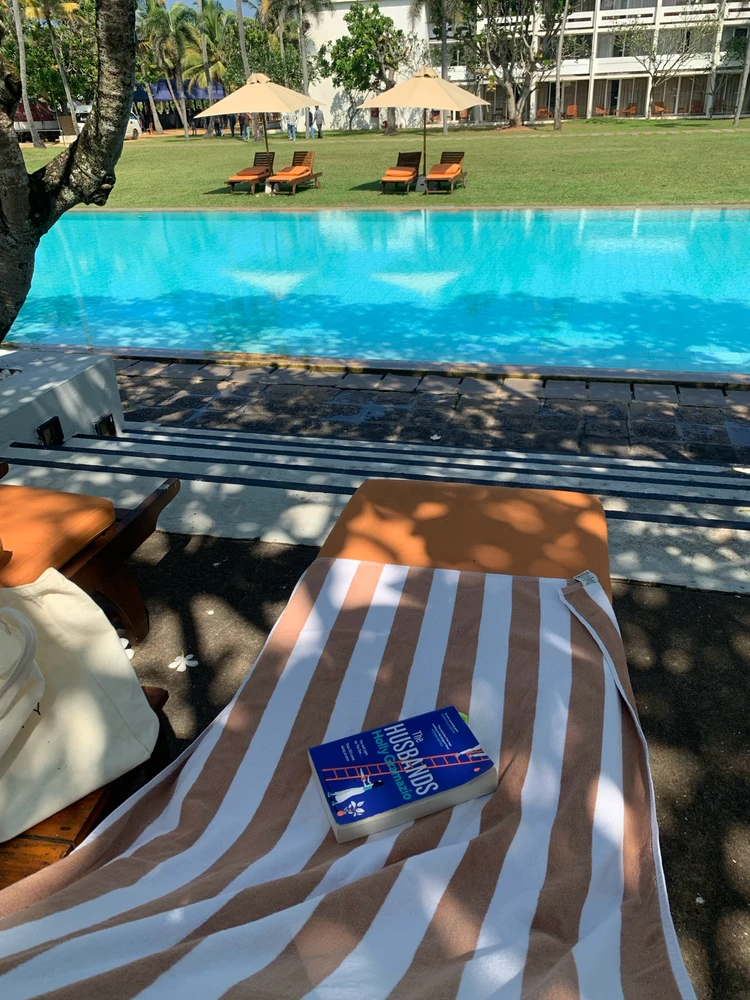 Pool day, let’s see if I can finish this book and not dozed off😴😅