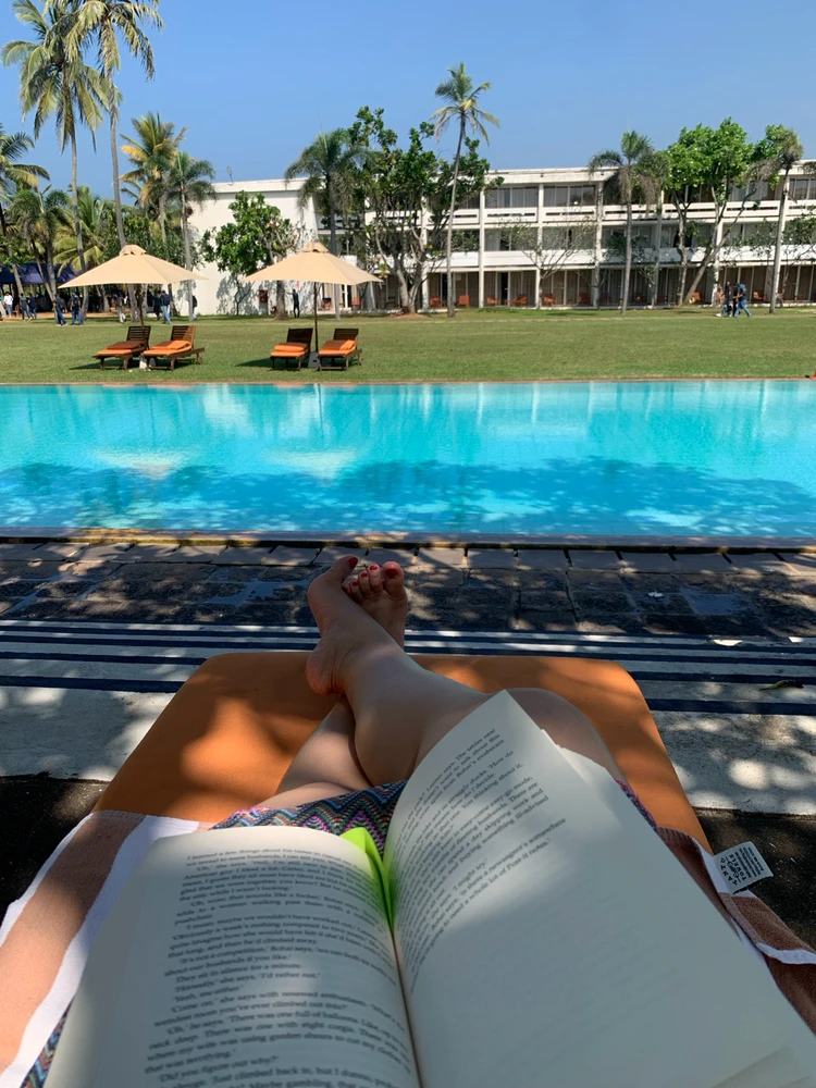 Pool day, let’s see if I can finish this book and not dozed off😴😅