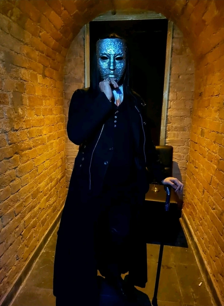 Fiz a máscara em casa espirada na do filme a Cruzada do Rei Balduino IV....Puts halloween 🎃 ficou muito incrível.....