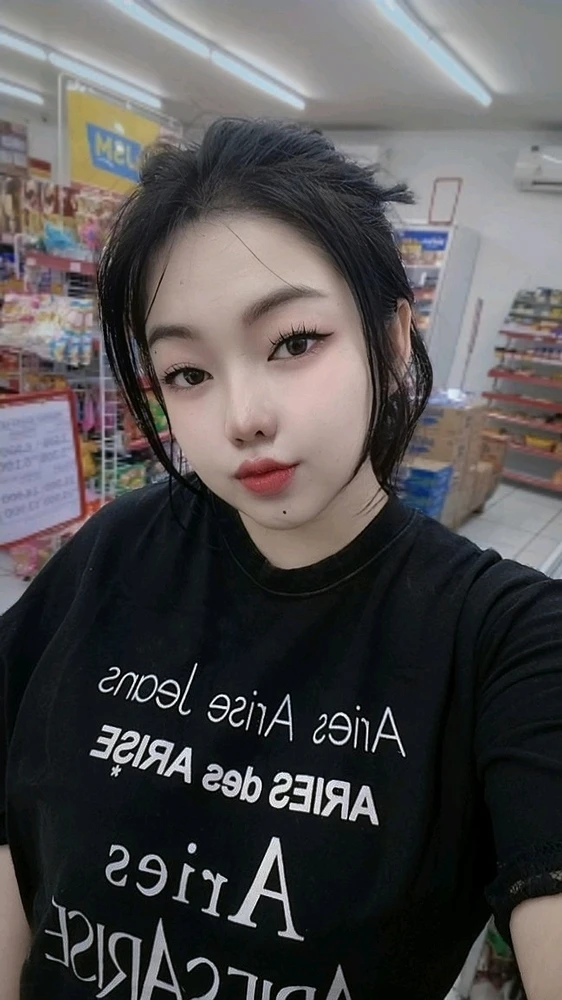 ada yang suka film horor kyk aku gak hha,recomendasi film yg bgus dong 🤭😁😁