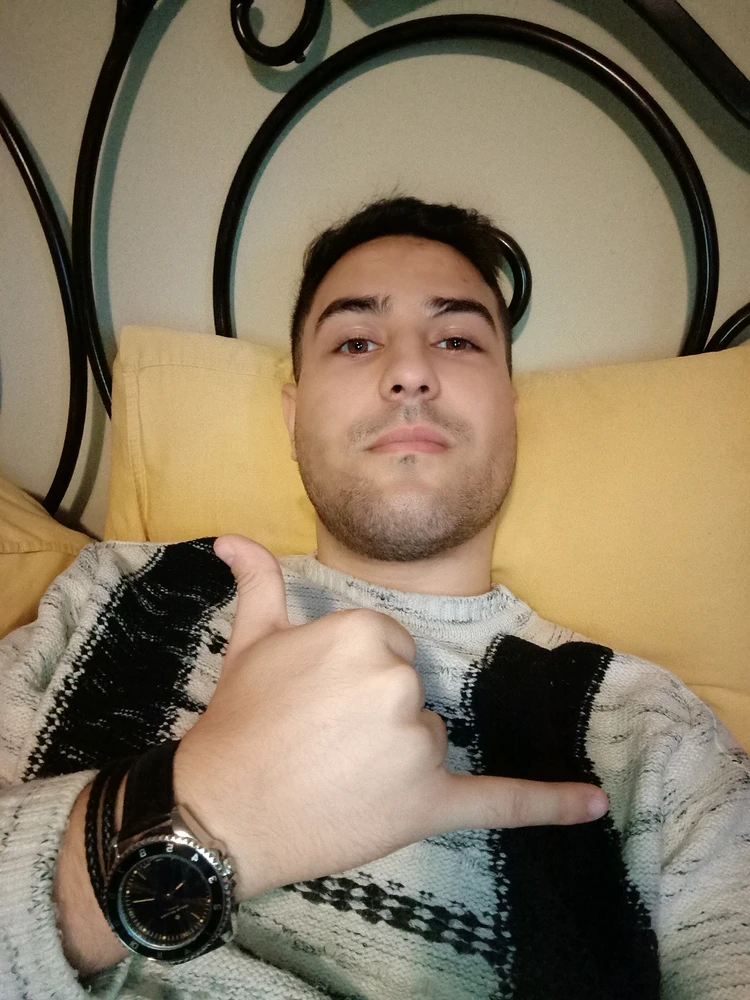 GIF uploaded by Yacine