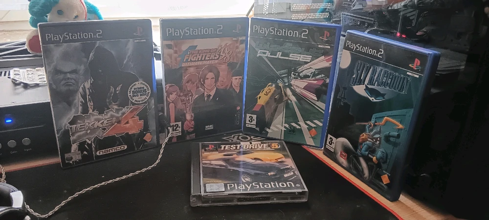 4 gry ps2 i 8 gier ps1 do końca kolekcji