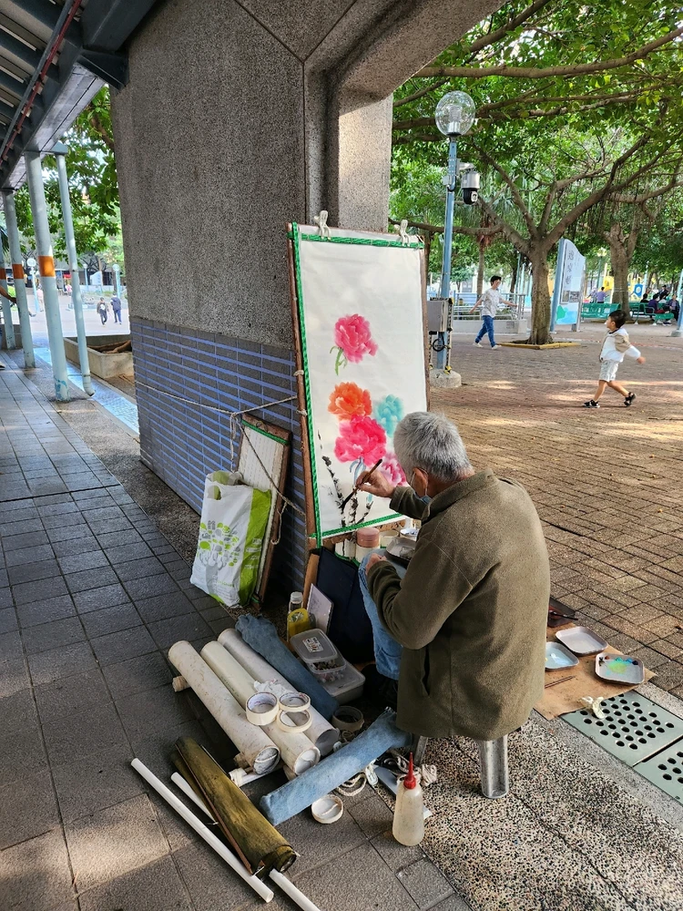 Amazed how Uncle put his
passion at painting stuff...
🎨🖌🌈💐🫠😍🥰💕✨️