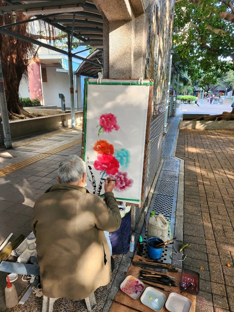 Amazed how Uncle put his
passion at painting stuff...
🎨🖌🌈💐🫠😍🥰💕✨️