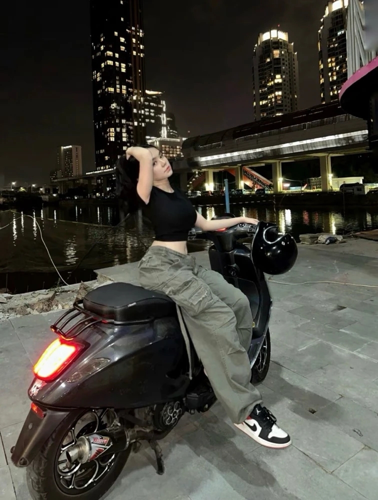 GIF uploaded by Dew