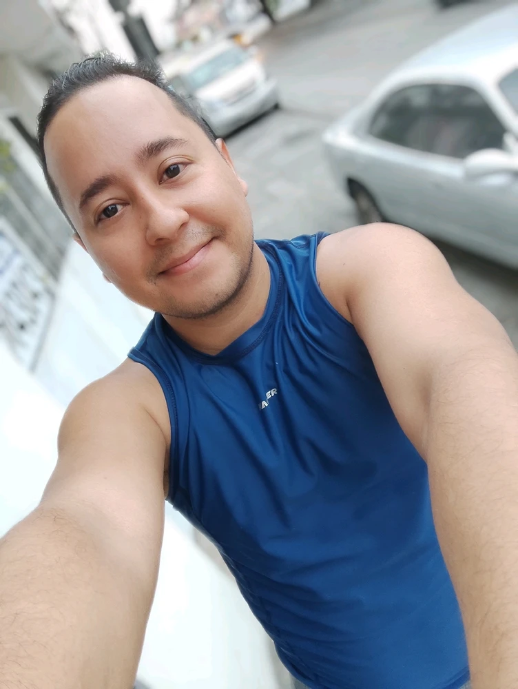 GIF uploaded by Lisander Moncada