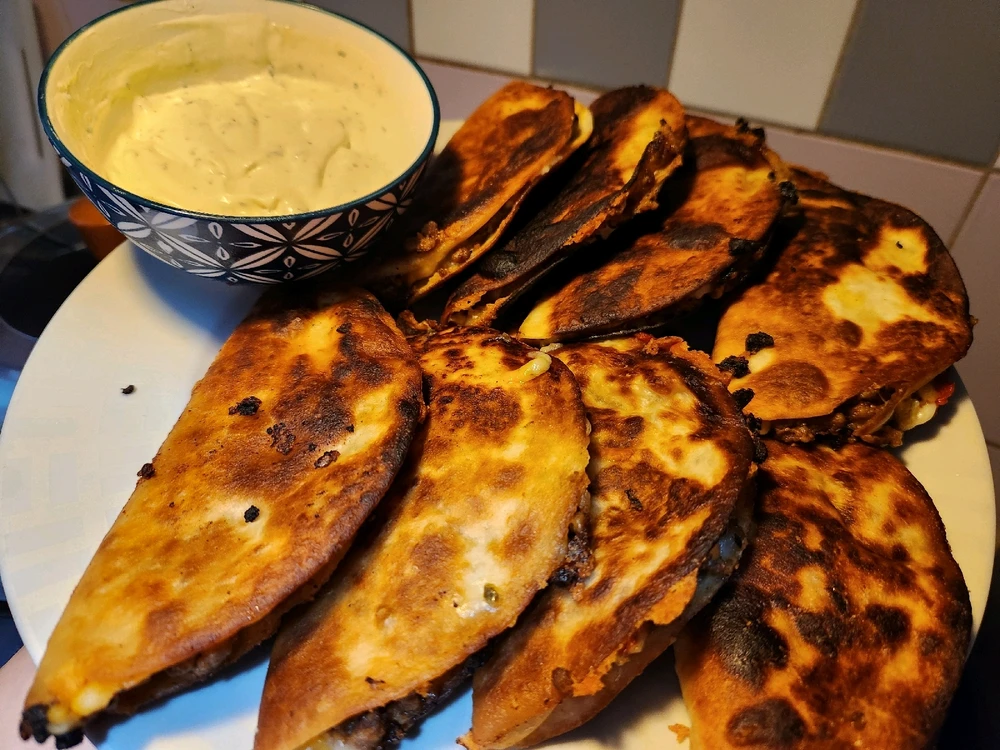 My own Crispy Beef Tacos
w/ Garlic Sour Cream Dip... 🤭😂😋
🌮🍖🌯🥩