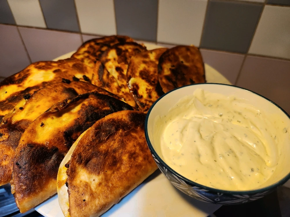 My own Crispy Beef Tacos
w/ Garlic Sour Cream Dip... 🤭😂😋
🌮🍖🌯🥩