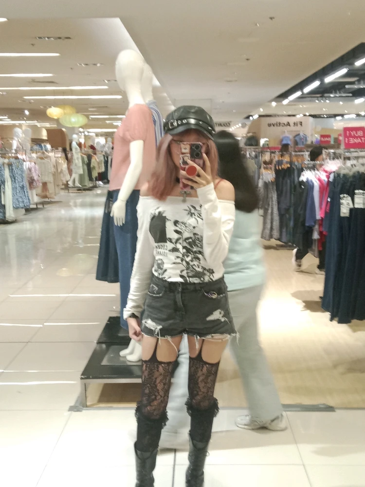 GIF uploaded by Valerie