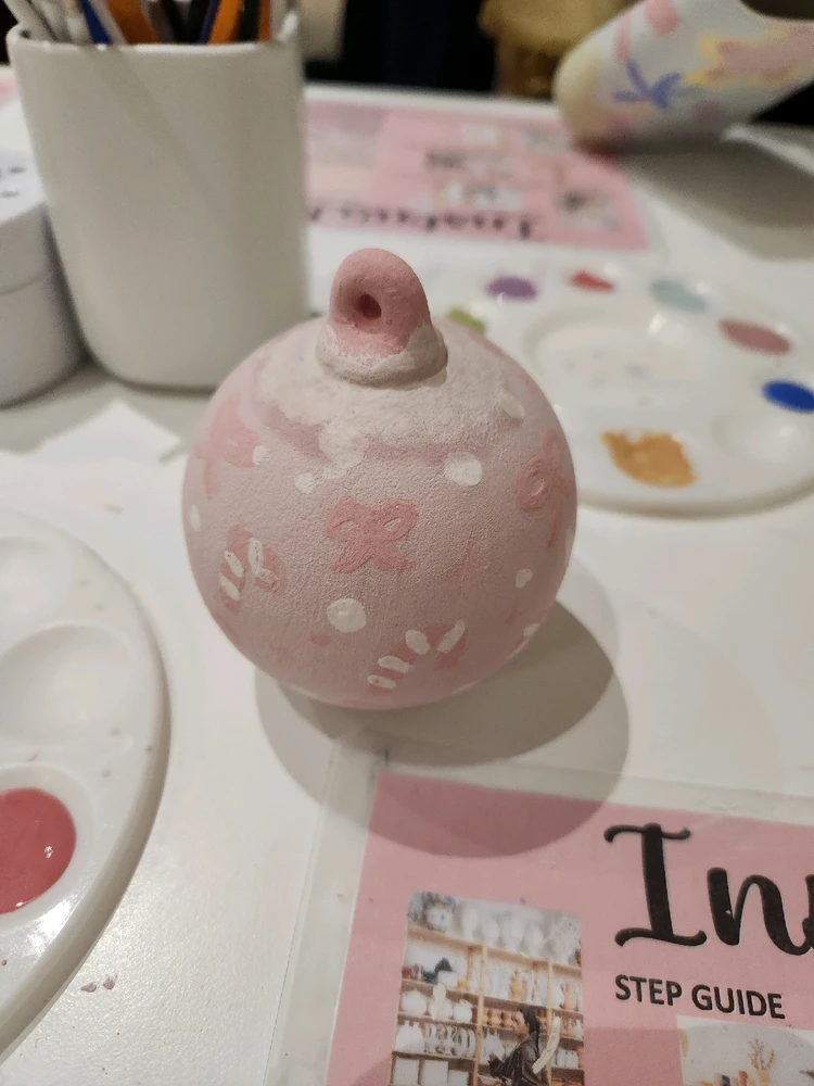 I went Pottey Painting with friends !