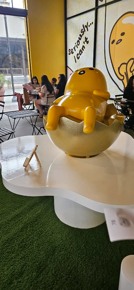 Went to the Gudetama cafe