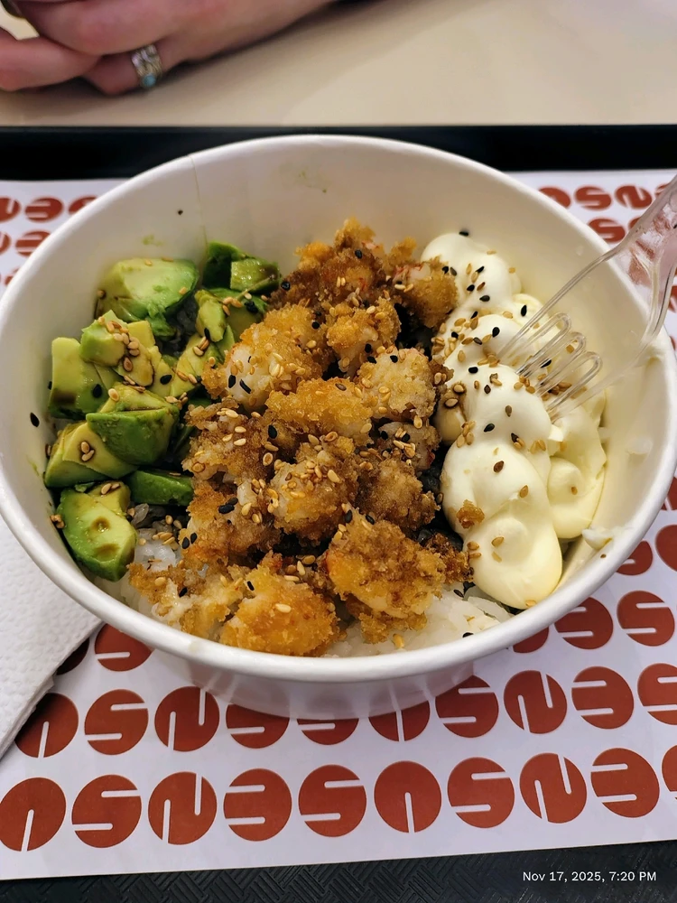 Sushi salad + coffee + 🍰