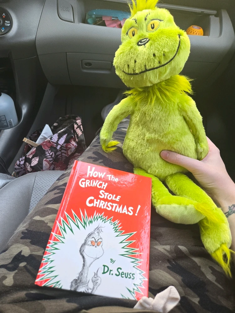 Going to read how the grinch stole christmas 🎄
