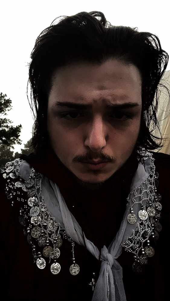 GIF uploaded by 𝔎𝔫𝔦𝔤𝔥𝔱 𝔄𝔯𝔦𝔢𝔩