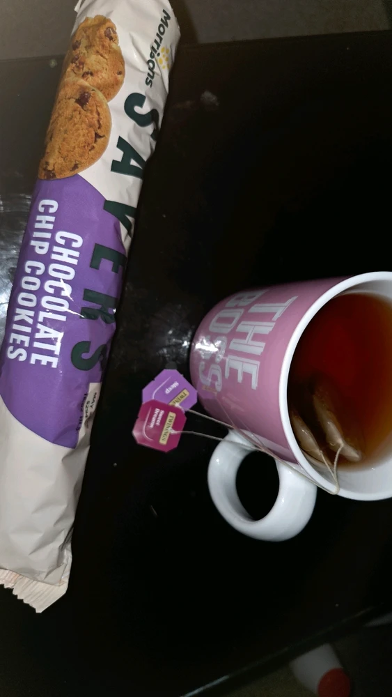 Sleepy tea and cookies before bed with my series 💆🏼♀️ 😴🥱☕️🍪