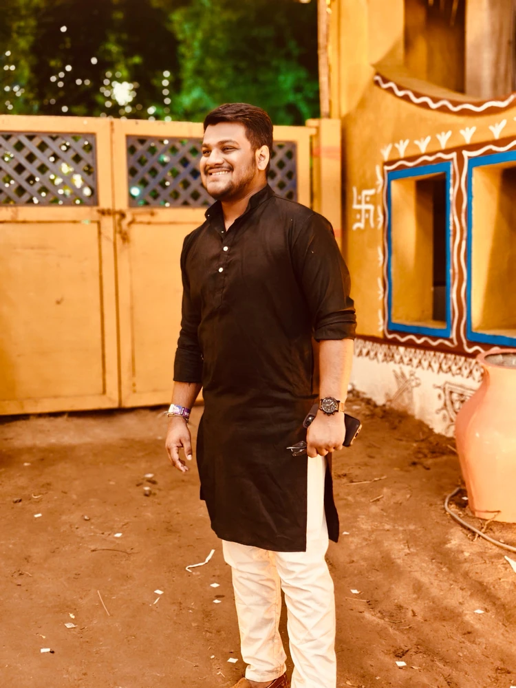 GIF gi-upload ni Vraj Shah