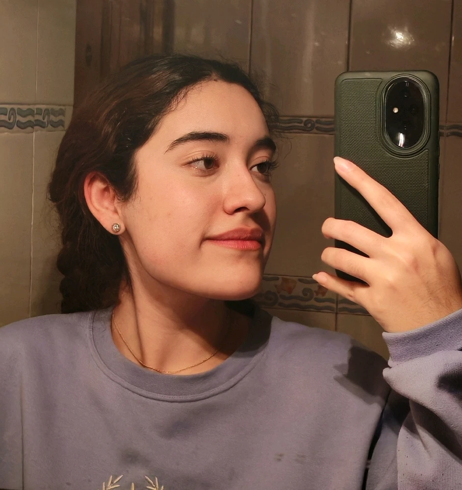 GIF uploaded by Diana