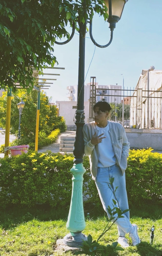 GIF gi-upload ni Amr