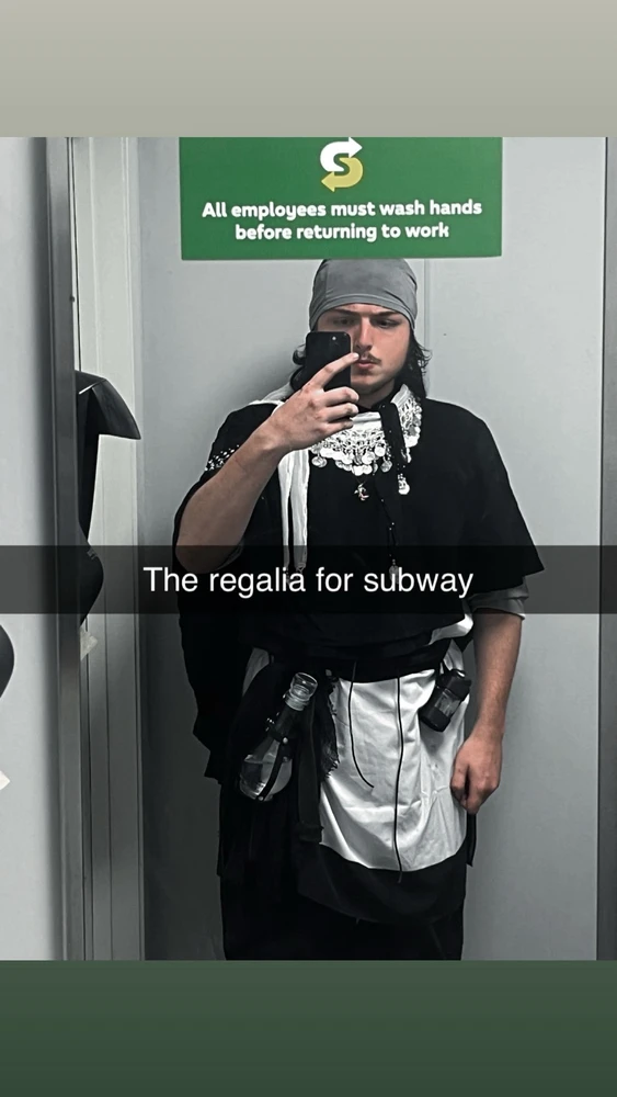 GIF tso los ntawm 𝔎𝔫𝔦𝔤𝔥𝔱 𝔄𝔯𝔦𝔢𝔩