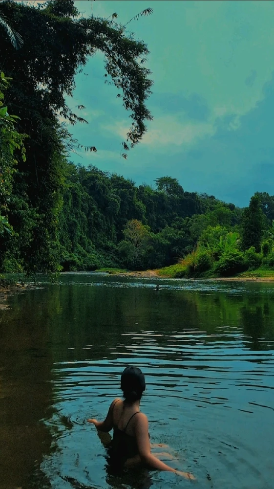 GIF uploaded by Vallerie