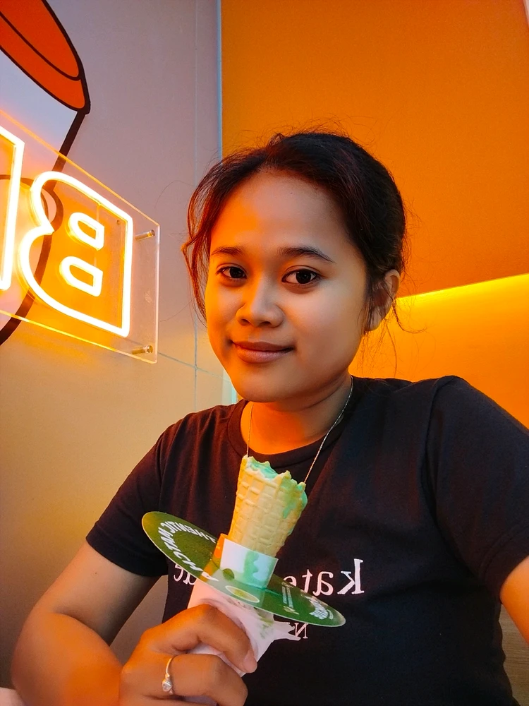 GIF uploaded by Sisi